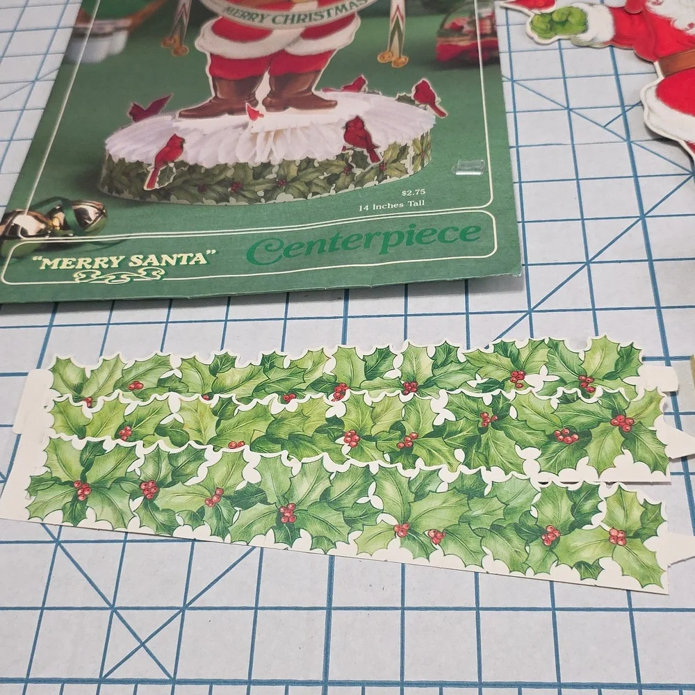 Hallmark‎ Merry Santa Christmas Centerpiece in Red and White 14